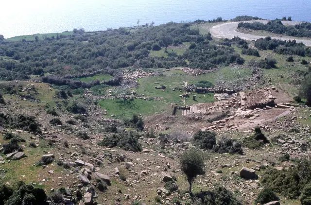 Assos antik tiyatrosu