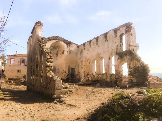 Cunda’da bir yapı